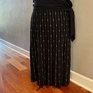 NWT Max Studio Black and Ivory Sweater Midi Skirt